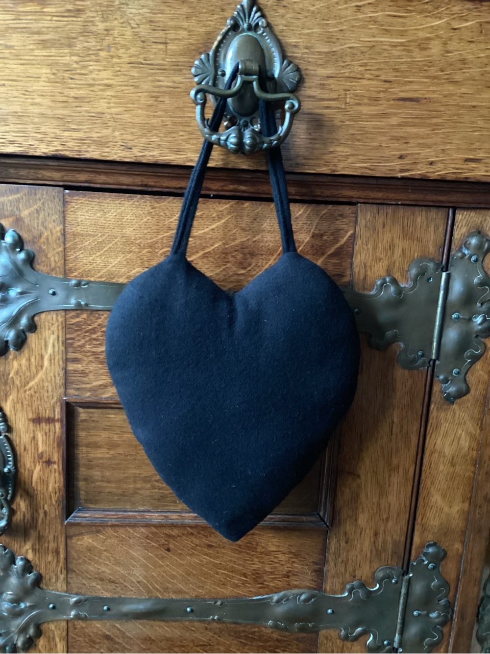 Primitive /Rustic Black Felt Heart Decor 🖤 - Picture 2 of 9